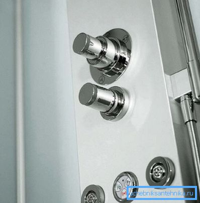 Ein Produkt mit kleinen Abmessungen sollte nicht mit zusätzlichen Geräten ausgestattet werden, da dies viel Platz wegnimmt Ein Produkt mit kleinen Abmessungen sollte nicht mit zusätzlichen Geräten ausgestattet werden, da dies viel Platz wegnimmt