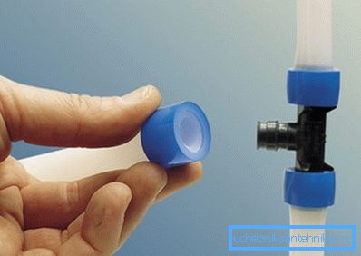 Produkte aus vernetztem Polyethylen sind einfach zu installieren. Produkte aus vernetztem Polyethylen sind einfach zu installieren.