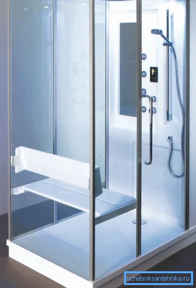 Kabinen mit einem Hamam sollten für eine hohe Dichtigkeit sorgen, außerdem sollte eine Bank darin angebracht sein Kabinen mit einem Hamam sollten für eine hohe Dichtigkeit sorgen, außerdem sollte eine Bank darin angebracht sein