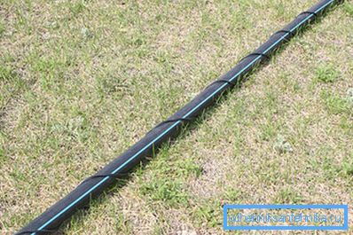 So installieren Sie ein selbstheizendes Kabel für die Wasserversorgung im Freien
