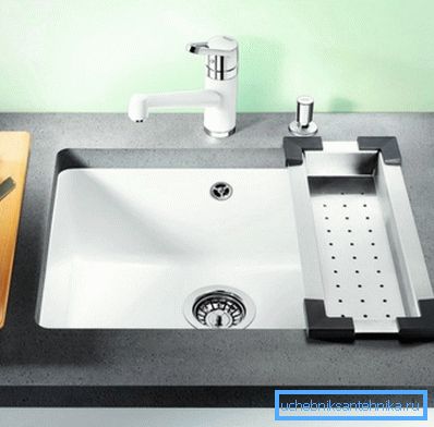 Keramikschalen gehören meistens zu den Elite-Linien der Sanitärtechnik. Keramikschalen gehören meistens zu den Elite-Linien der Sanitärtechnik.