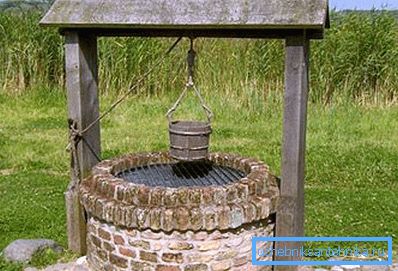 Nun, die wirtschaftlichste Art, Wasser in der Datscha zu liefern Nun, die wirtschaftlichste Art, Wasser in der Datscha zu liefern