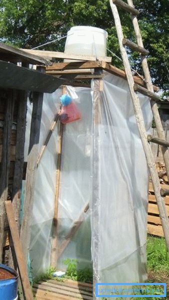 Das Design wurde mit Polyethylen abgedeckt Das Design wurde mit Polyethylen abgedeckt