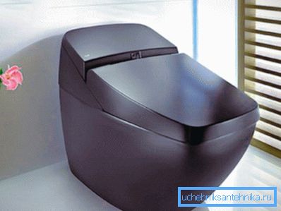Eine braune High-Tech-Toilettenschüssel mit violetten Tönen passt perfekt in ein minimalistisches Design. Eine braune High-Tech-Toilettenschüssel mit violetten Tönen passt perfekt in ein minimalistisches Design.