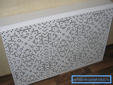 Box mit dekorativer Lochung Box mit dekorativer Lochung