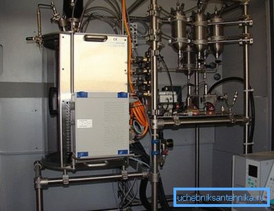Im Labor für Kunststoffsynthese können Sie nach Wegen suchen, um neue Materialien zu erhalten. Im Labor für Kunststoffsynthese können Sie nach Wegen suchen, um neue Materialien zu erhalten.