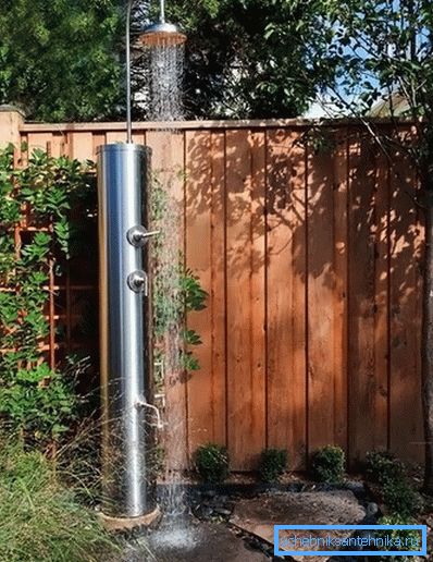 Sommerdusche für den Pool Sommerdusche für den Pool