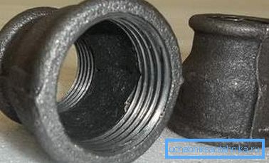 Amateurfoto einer Metallstruktur dieses Typs zur Verbindung von Autobahnen mit unterschiedlichen Durchmessern Amateurfoto einer Metallstruktur dieses Typs zur Verbindung von Autobahnen mit unterschiedlichen Durchmessern