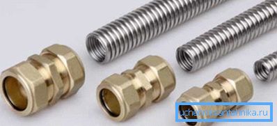 Metallwellrohre für die Heizung erfordern die Verwendung spezieller Fittings, um eine maximale Zuverlässigkeit aller Verbindungen zu gewährleisten. Metallwellrohre für die Heizung erfordern die Verwendung spezieller Fittings, um eine maximale Zuverlässigkeit aller Verbindungen zu gewährleisten.