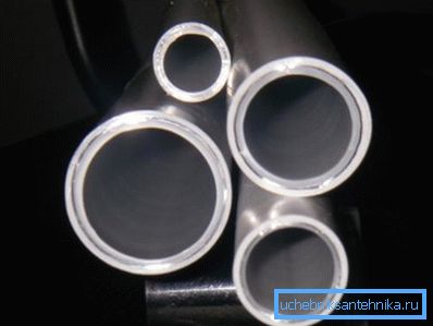 Metallpolymer-Rohrabschnitt Metallpolymer-Rohrabschnitt