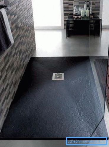 Modell aus gegossenem Marmor. Modell aus gegossenem Marmor.