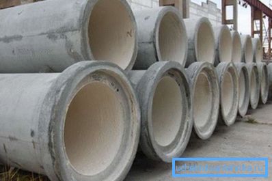 Monolithische Betonrohre garantieren eine lange Lebensdauer und hohe Festigkeit. Monolithische Betonrohre garantieren eine lange Lebensdauer und hohe Festigkeit.