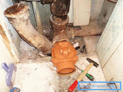 Überprüfen Sie die Ventilbaugruppe Überprüfen Sie die Ventilbaugruppe