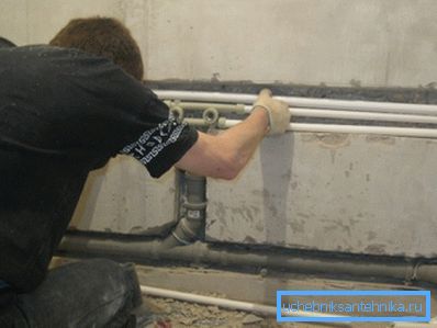 Installation des Systems in der Wand. Installation des Systems in der Wand.
