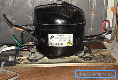 Sie können den alten Kompressor aus dem Kühlschrank verwenden