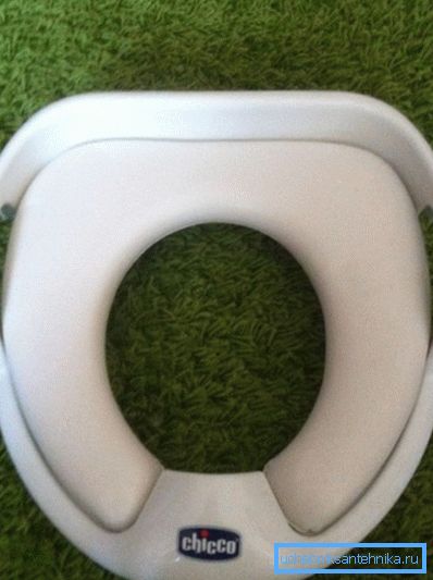 Weicher Sitz auf der Toilette