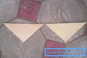 Auf den Fotoseiten der Abdeckung Auf den Fotoseiten der Abdeckung