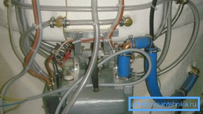 Auf dem Foto: Je mehr Funktionen in Ihrer Dusche vorhanden sind, desto schwieriger ist die Wasserversorgung Auf dem Foto: Je mehr Funktionen in Ihrer Dusche vorhanden sind, desto schwieriger ist die Wasserversorgung
