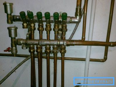 Auf dem Foto: der Sammler oder, wie es heißt, der Kamm kann ein kompliziertes Gerät erscheinen, in der Tat ist alles ziemlich einfach, Sie sollten die Funktionen des Systems verstehen Auf dem Foto: der Sammler oder, wie es heißt, der Kamm kann ein kompliziertes Gerät erscheinen, in der Tat ist alles ziemlich einfach, Sie sollten die Funktionen des Systems verstehen
