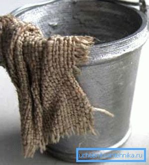 Auf dem Foto - ein unverzichtbares Accessoire bei der Demontage der Toilette Auf dem Foto - ein unverzichtbares Accessoire bei der Demontage der Toilette