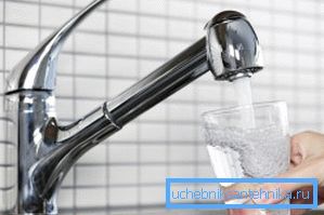 3089 Auf dem Foto: Die Sicherstellung einer stabilen Wasserversorgung zu Hause ist ein großes Plus.