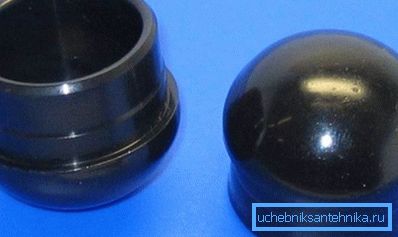 Auf dem Foto - Plastikspitzen für Zaunpfosten Auf dem Foto - Plastikspitzen für Zaunpfosten