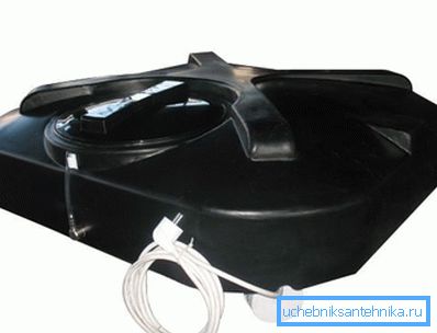 Auf dem Foto - ein Kunststofftank für eine 150 l beheizte Dusche. Auf dem Foto - ein Kunststofftank für eine 150 l beheizte Dusche.