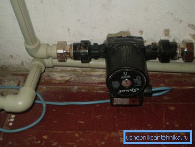 In der Fotoheizung mit einer Pumpe In der Fotoheizung mit einer Pumpe