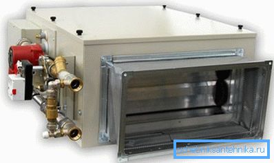 Im Foto - Luftaufbereitungsgerät mit eingebautem Warmwasserbereiter. Im Foto - Luftaufbereitungsgerät mit eingebautem Warmwasserbereiter.