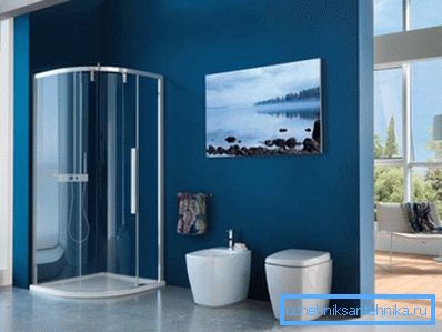 Auf dem Foto - eine einfache, aber elegante Dusche Auf dem Foto - eine einfache, aber elegante Dusche