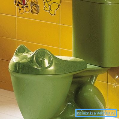 Auf dem Foto - ein Sanitärgerät in Form eines Frosches Auf dem Foto - ein Sanitärgerät in Form eines Frosches