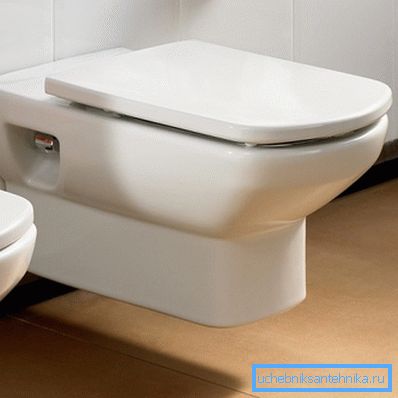Auf dem Foto: Ein solches System nimmt im Badezimmer ein Minimum an Nutzraum ein, was in kleinen Bereichen sehr wichtig ist.
