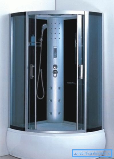 Auf dem Foto - das Eckmodell der Dusche. Auf dem Foto - das Eckmodell der Dusche.