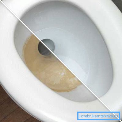 Auf dem Foto - die Toilette vor und nach der Reinigung. Auf dem Foto - die Toilette vor und nach der Reinigung.