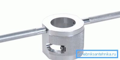 Zum Abisolieren von verstärkten Polypropylenrohren Zum Abisolieren von verstärkten Polypropylenrohren