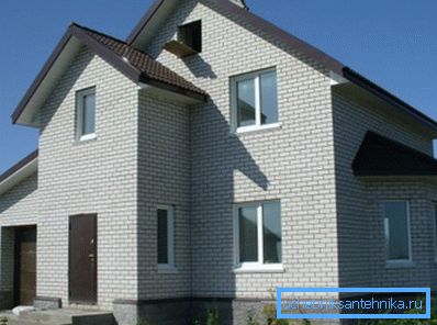 Der Bau von Wänden endet nicht mit einer Mauer. Wir müssen an eine Heizung denken. Der Bau von Wänden endet nicht mit einer Mauer. Wir müssen an eine Heizung denken.