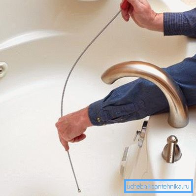 Ein gutes Beispiel, wie und wie man eine Pfeife im Badezimmer zerbrechen kann Ein gutes Beispiel, wie und wie man eine Pfeife im Badezimmer zerbrechen kann