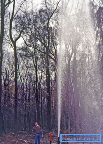 Der Wasserdruck von Hydranten kann diejenigen überraschen, die solchen Strukturen nicht begegnet sind. Der Wasserdruck von Hydranten kann diejenigen überraschen, die solchen Strukturen nicht begegnet sind.