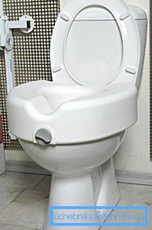 Toilettenschüssel für Menschen mit Behinderungen Toilettenschüssel für Menschen mit Behinderungen