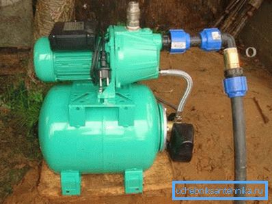 Pumpstation für den Abessinierbrunnen beim Bohren. Pumpstation für den Abessinierbrunnen beim Bohren.
