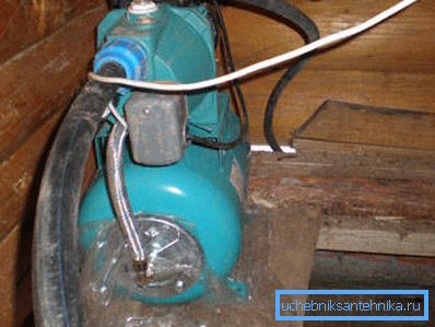 Pumpstation im Brunnen Pumpstation im Brunnen