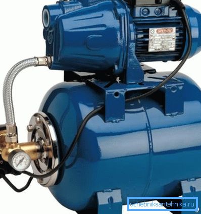 Pumpstation mit eigenem Hydroakkumulator. Pumpstation mit eigenem Hydroakkumulator.