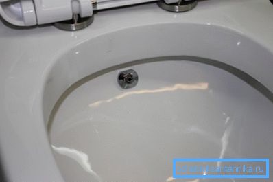 Einige Produkte dieses Typs rüsten das eingebaute Bidet sofort aus, wodurch ihre Funktionen erheblich erweitert werden. Einige Produkte dieses Typs rüsten das eingebaute Bidet sofort aus, wodurch ihre Funktionen erheblich erweitert werden.