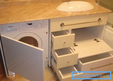 Einige Meister, die solche Konstruktionen erstellen, versuchen, Nischen darin zu machen, um die Möglichkeit zu haben, Haushaltsgeräte darin zu platzieren. Einige Meister, die solche Konstruktionen erstellen, versuchen, Nischen darin zu machen, um die Möglichkeit zu haben, Haushaltsgeräte darin zu platzieren.