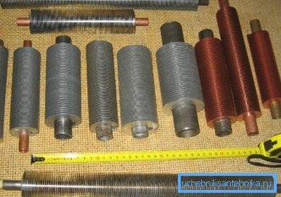 Einige Varianten dieser Rohre unterscheiden sich in Durchmesser, Design und Material für die Herstellung Einige Varianten dieser Rohre unterscheiden sich in Durchmesser, Design und Material für die Herstellung