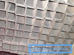 Einige Arten solcher Produkte werden aus Aluminium hergestellt oder einer Schutzbeschichtung ausgesetzt. Einige Arten solcher Produkte werden aus Aluminium hergestellt oder einer Schutzbeschichtung ausgesetzt.