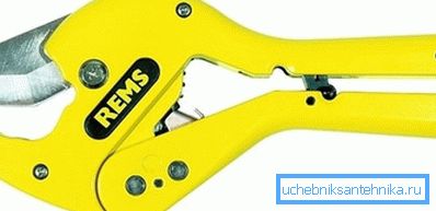 Schere zum Schneiden von Kunststoffrohren Schere zum Schneiden von Kunststoffrohren