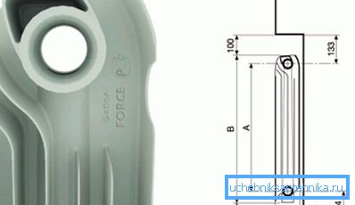 Gesamtansicht und Gerät eines separaten Aluminiumbatteriesegments Gesamtansicht und Gerät eines separaten Aluminiumbatteriesegments