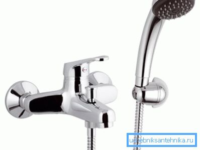 Einhebelmischer mit flexibler Dusche Einhebelmischer mit flexibler Dusche