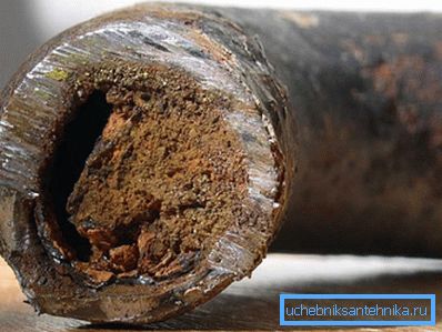 Oxide aus Rohren beeinträchtigen die Wasserqualität erheblich Oxide aus Rohren beeinträchtigen die Wasserqualität erheblich